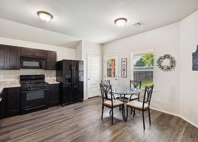 Property at 11604 NW 95th St, Yukon, OK 73099, 3 beds, 2 baths