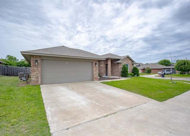 Property at 1208 Hickory Creek Dr, Yukon, OK 73099, 4 beds, 2.5 baths