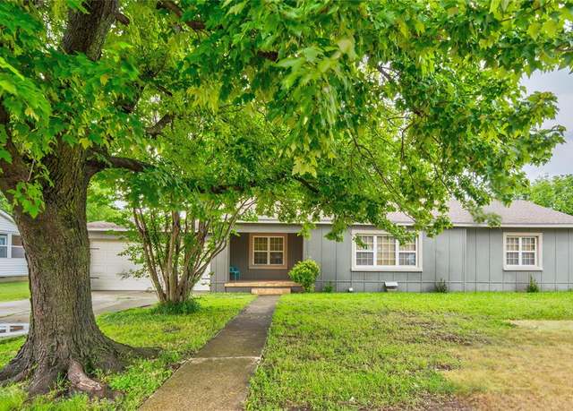 Property at 408 S 6th St, Davis, OK 73030, 4 beds, 2 baths
