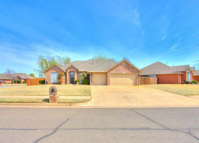 Property at 2701 Richland Ave, Edmond, OK 73012, 4 beds, 3 baths