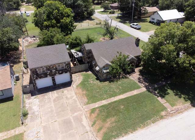Property at 230 W Colorado St, Walters, OK 73572, 3 beds, 1 bath