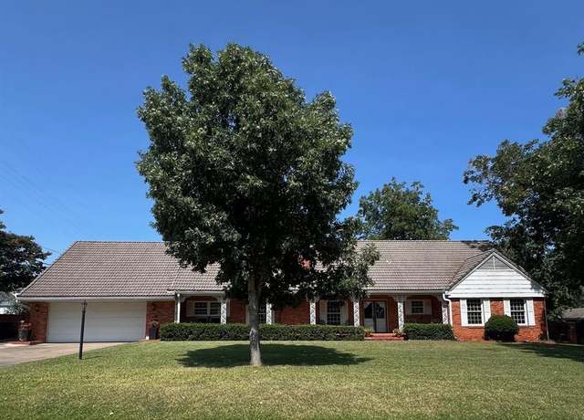 Property at 210 E Cammack St, Shawnee, OK 74804, 3 beds, 3 baths