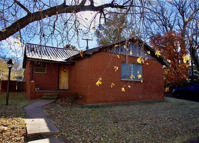 Property at 804 Broadway Ave, Clinton, OK 73601, 2 beds, 1 bath