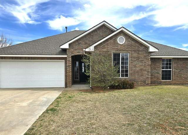 Property at 41 Peterson Dr, Clinton, OK 73601, 3 beds, 2 baths