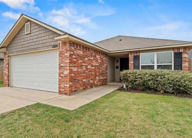 Property at 1009 S Blackjack Ln, Mustang, OK 73064, 3 beds, 2 baths