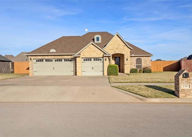 Property at 1304 Crimson Ave, Weatherford, OK 73096, 3 beds, 2.5 baths