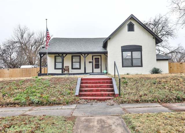 Property at 1027 W Kansas Ave, Chickasha, OK 73018, 3 beds, 1.5 baths