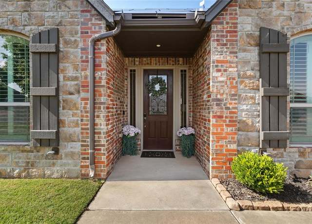 Property at 2101 Stratta Dr, Weatherford, OK 73096, 4 beds, 2 baths