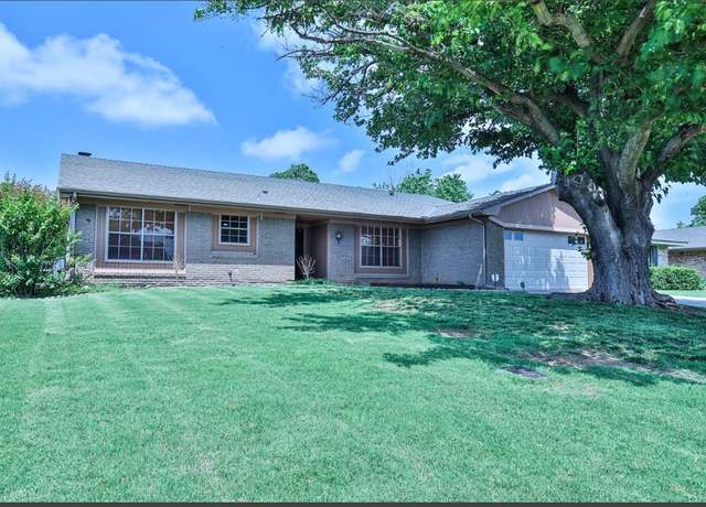 Property at 11621 Kings Cir, Oklahoma City, OK 73162, 4 beds, 2 baths