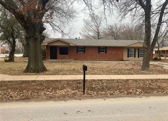 Property at 220 S 5th St, Noble, OK 73068, 3 beds, 2.5 baths