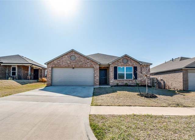 Property at 11740 NW 96th St, Yukon, OK 73099, 4 beds, 2 baths