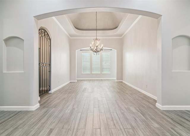 Property at 2600 Roxburgh Ct, Edmond, OK 73013, 4 beds, 3.5 baths