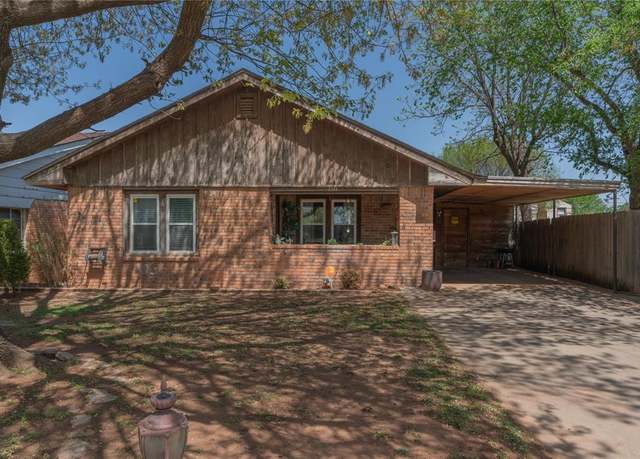 Property at 1511 Avant Ave, Clinton, OK 73601, 2 beds, 1.5 baths