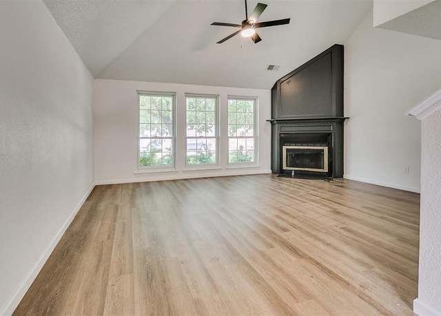 Property at 2112 Westmore Dr, Oklahoma City, OK 73170, 3 beds, 2 baths