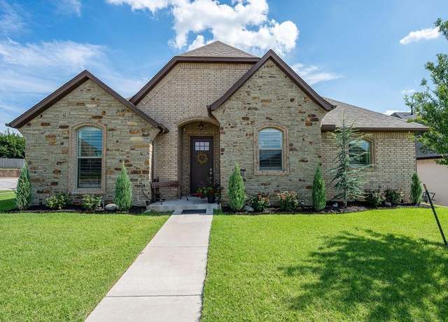 Property at 7200 NW 152nd St, Edmond, OK 73013, 3 beds, 2.5 baths