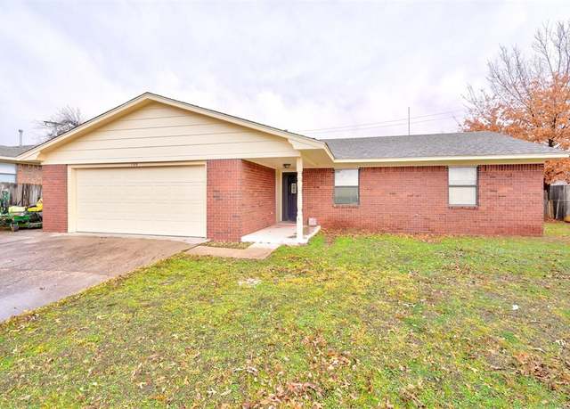Property at 706 S 12th St, Marlow, OK 73055, 3 beds, 2 baths