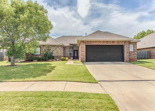 Property at 17425 White Hawk Dr, Edmond, OK 73012, 3 beds, 2 baths