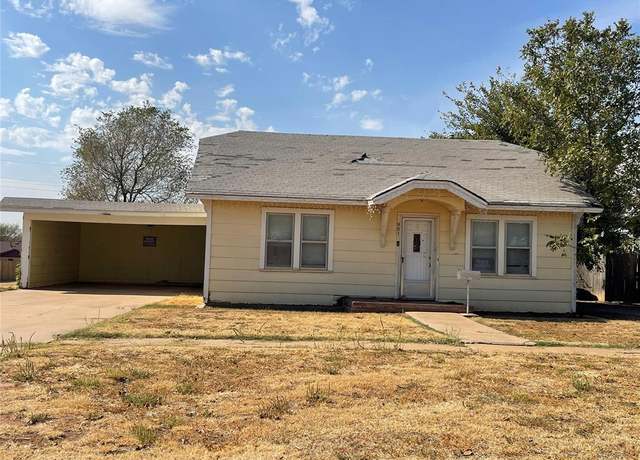 Property at 901 N Lee St, Altus, OK 73521, 2 beds, 1 bath