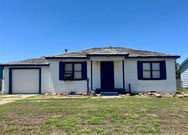 Property at 1137 E Chestnut St, Altus, OK 73521, 2 beds, 1 bath