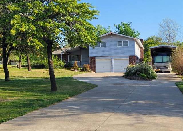 Property at 13723 Ravenswood Dr, Choctaw, OK 73020, 4 beds, 2.5 baths
