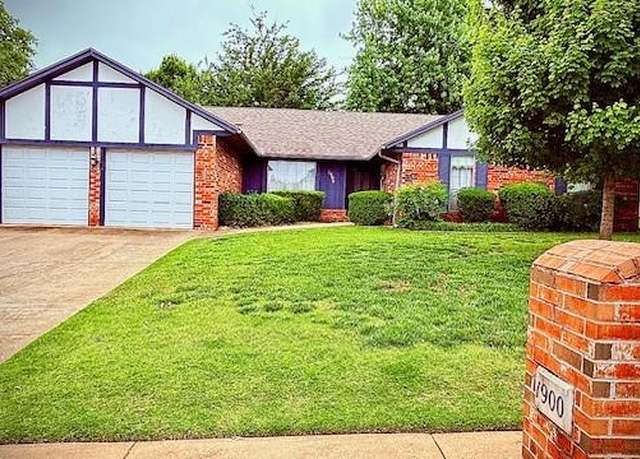 Property at 1900 Smoky Hollow Rd, Edmond, OK 73013, 4 beds, 2 baths