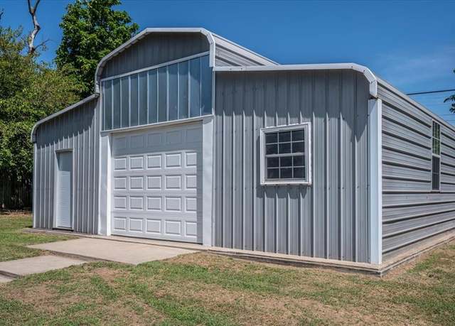 Property at 118 S 9th St, Tecumseh, OK 74873