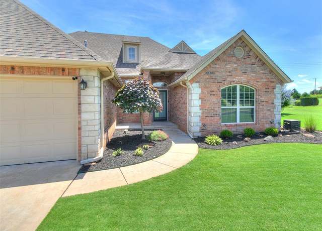 Property at 8404 Venezia Ln, Edmond, OK 73034, 4 beds, 2.5 baths