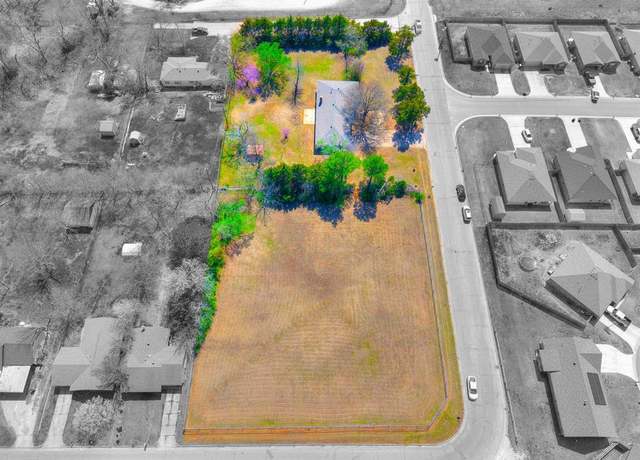 Property at 1828 W Federal St, Shawnee, OK 74804, 2 beds, 2 baths