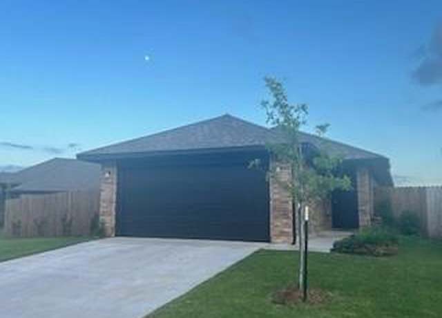 Property at 11440 SW 11th St, Yukon, OK 73099, 3 beds, 2 baths