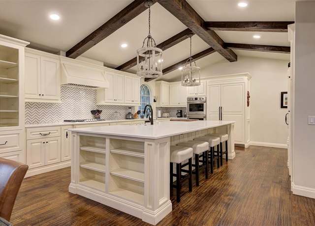 Property at 14600 N Western Ave, Edmond, OK 73013, 4 beds, 3 baths