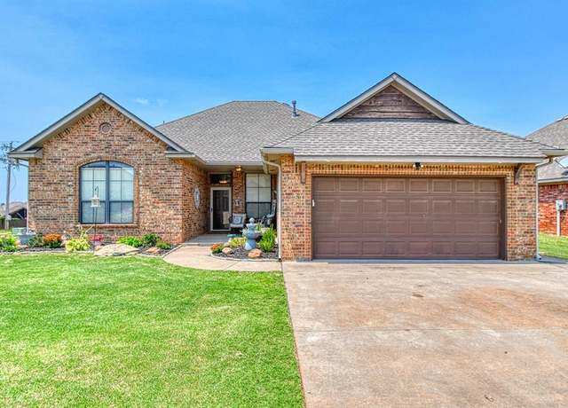 Property at 1013 Kelsi Dr, Moore, OK 73160, 3 beds, 2 baths