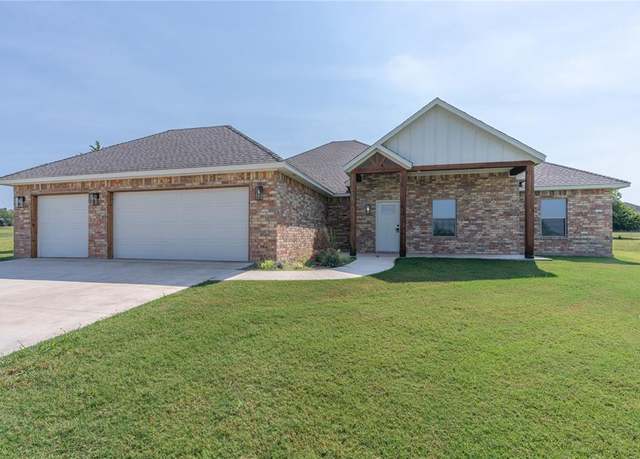 Property at 4920 Meadow Ln, Guthrie, OK 73034, 4 beds, 2 baths