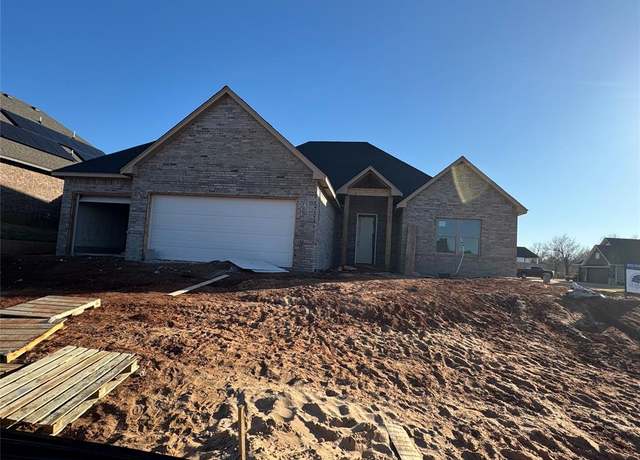 Property at 11716 NW 104 St, Yukon, OK 73099, 4 beds, 2.5 baths