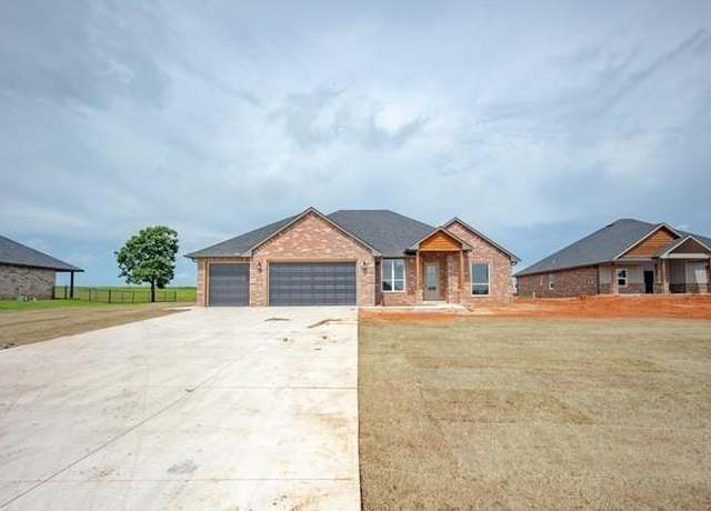 Property at 1430 County Street 2977, Blanchard, OK 73010, 3 beds, 2.5 baths