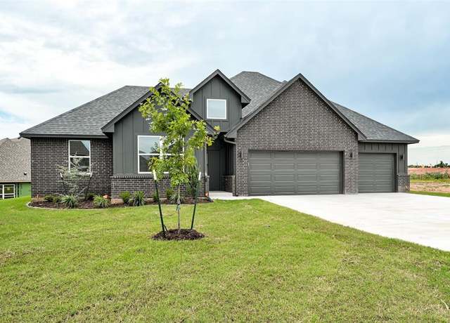 Property at 6016 Kinnick Dr, Edmond, OK 73034, 4 beds, 2 baths