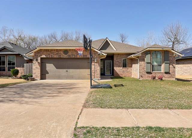 Property at 3100 Woodcrest Creek Dr, Norman, OK 73071, 3 beds, 2 baths