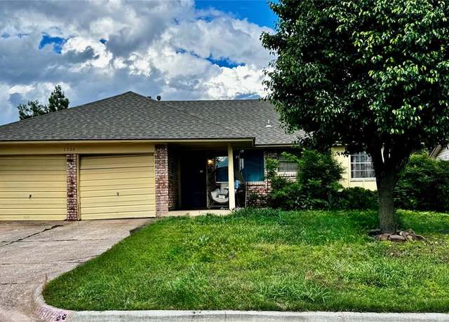 Property at 1504 City Ave, Moore, OK 73160, 3 beds, 1.5 baths