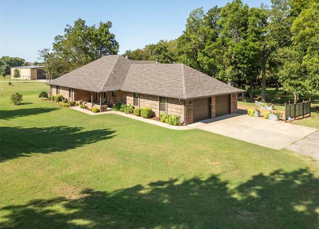 Property at 715 S Morgan Rd, Tuttle, OK 73089, 3 beds, 2 baths