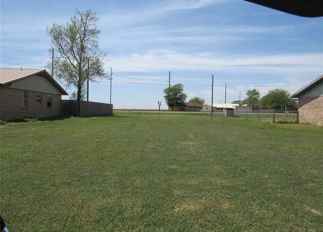 Property at 1712 Scott St, Altus, OK 73521
