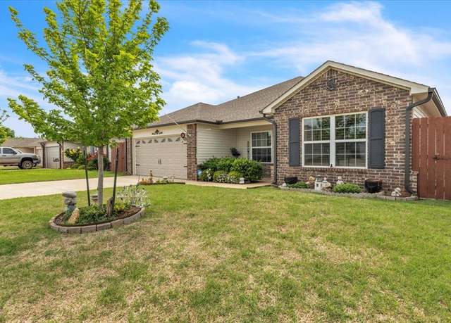 Property at 1400 Sandstone Dr, Noble, OK 73068, 4 beds, 2 baths
