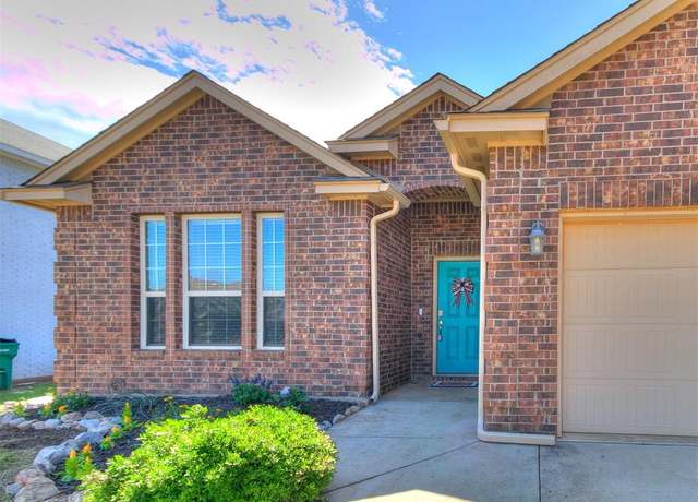 Property at 9708 Squire Ln, Yukon, OK 73099, 3 beds, 3 baths