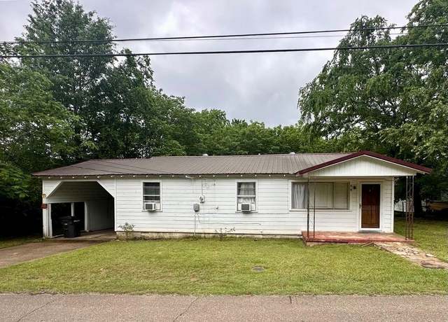 Property at 502 Wake Corner St, Broken Bow, OK 74728, 3 beds, 1 bath