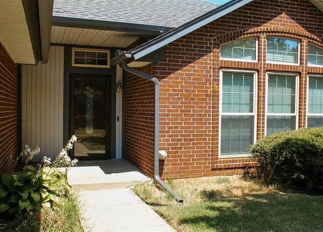 Property at 517 SE Goshawk Dr, Norman, OK 73072, 3 beds, 2 baths