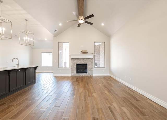 Property at 3232 Porter Dr, Edmond, OK 73012, 4 beds, 2 baths