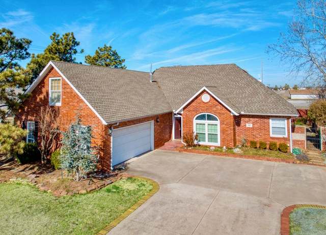 Property at 101 SE 27th St, Moore, OK 73160, 3 beds, 2.5 baths