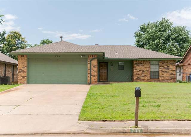 Property at 733 Mallard Ave, Edmond, OK 73003, 3 beds, 2 baths