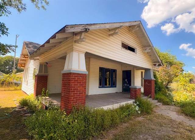 Property at 501 NW E ST St, Ardmore, OK 73401, 3 beds, 2 baths