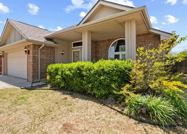 Property at 1916 Pelham Cir, Norman, OK 73071, 3 beds, 2 baths