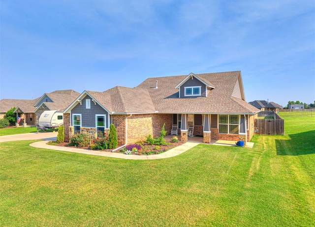 Property at 6170 Lincoln Rd, Edmond, OK 73025, 3 beds, 2.5 baths