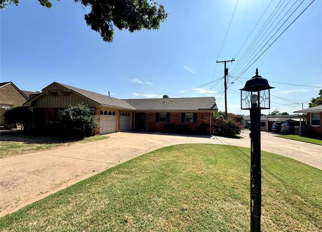 Property at 2615 S 18th St, Chickasha, OK 73018, 3 beds, 2 baths